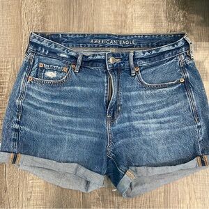 American Eagle Tom Girl Distressed Jean Short Size 4